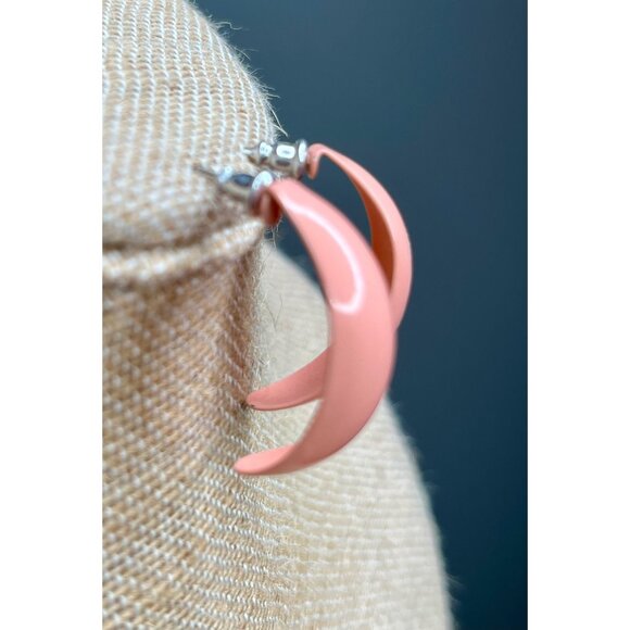 Vintage Pink Crescent Hoop Earrings Retro 1980s Style Lightweight Resin Silver-T - Picture 3 of 8